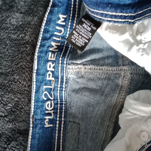 Jeans - Picture 10 of 14